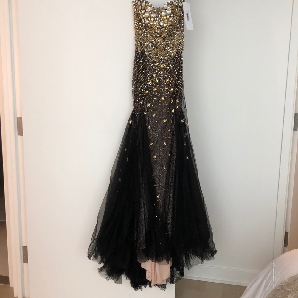 Jovani Dress, size 2 - Picture 3 of 10